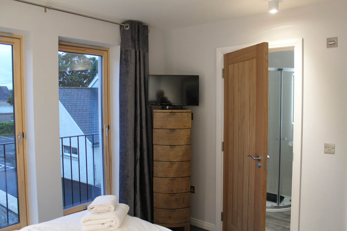 bedroom 1 with ensuite 2