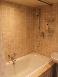 Kingston Apartment 2 - bathroom